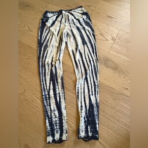 Chaser Black and Cream Tie-Dye Leggings